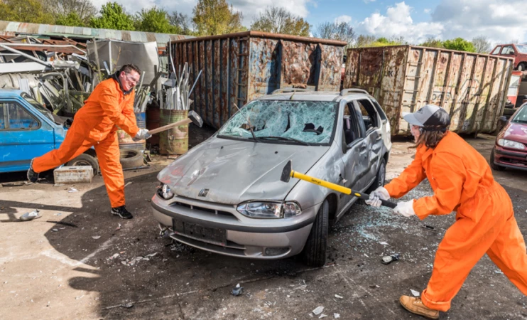 Onderhandelen instant schetsen Car Smash - Sla een auto kapot! - 1001 Activiteiten